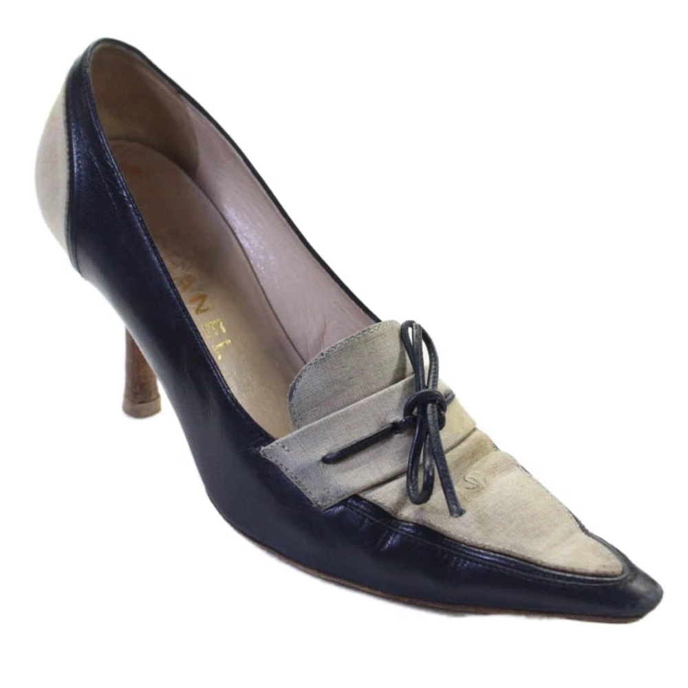CHANEL Womens Leather Pointed Toe Slide On Pumps Navy Blue Beige Size 38.5 8.5